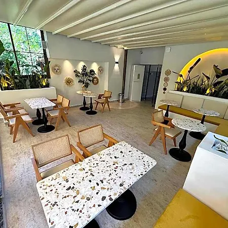 Hotel Coastline Boutique 3*