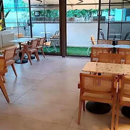 Coastline Boutique 3*