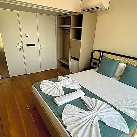Hotel Coastline Boutique 3*